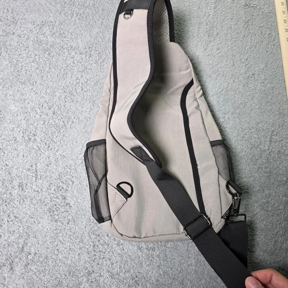 Sispoet sling backpack